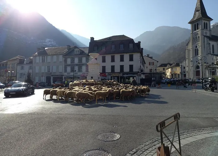 Rue De La Cascade 64440